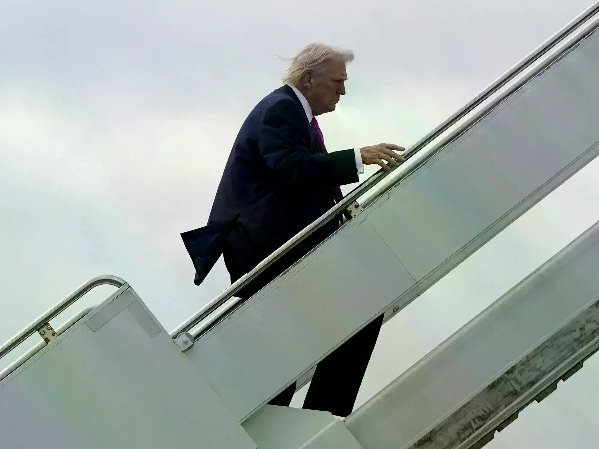 Trump está dispuesto a poner fin a la campaña militar estadounidense contra Irán.