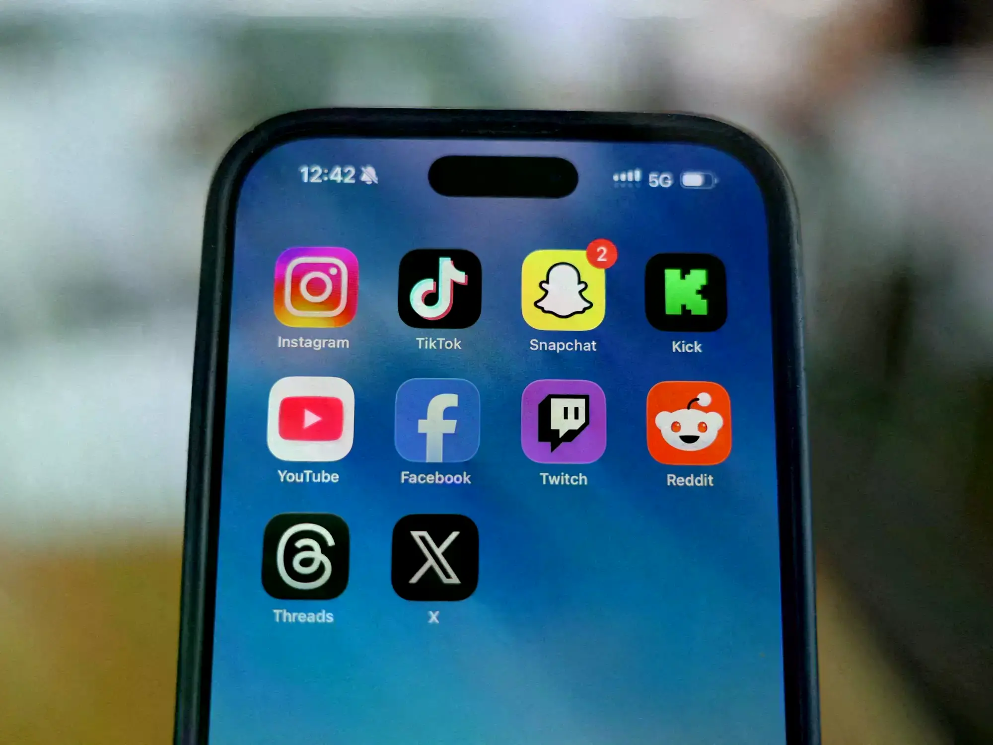 El presidente de Francia, Emmanuel Macron, impulsa la prohibicion de las redes sociales para los menores.