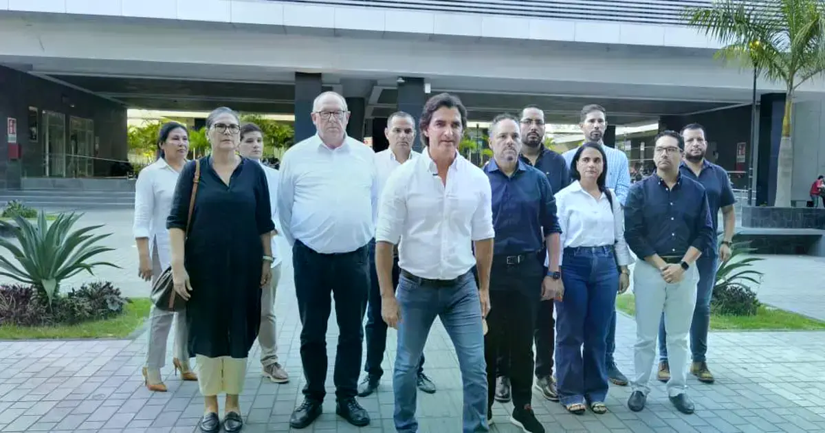 Manuel Saavedra presenta a su equipo de transición.