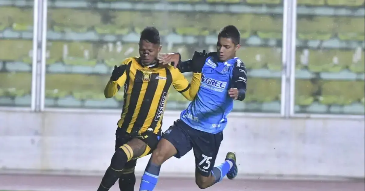 Incidencias del partido en el estadio Hernando Siles.