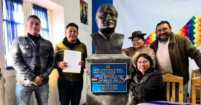 Los evistas agradecieron la entrega del monumento