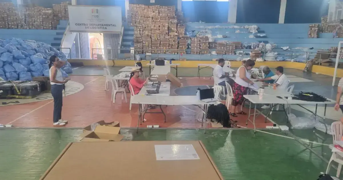 Material electoral revisado para la repetición de votación.