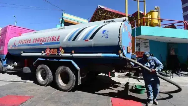 Imagen referencial de una cisterna de combustible.