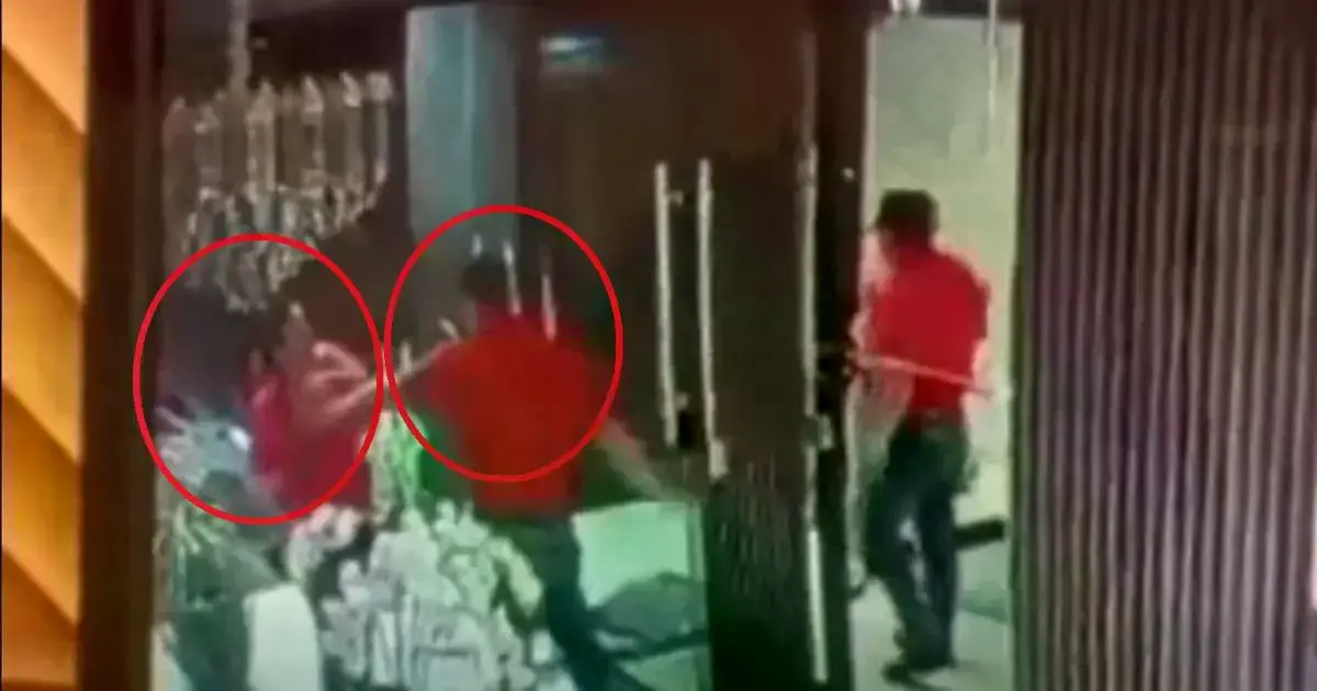 El momento de la agresión quedó grabado en cámaras de seguridad