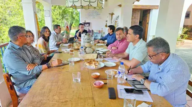 Presidente Paz anuncia medidas económicas clave tras reunión en Tarija