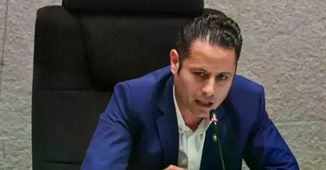 Imagen referencial de Edmand Lara en la Asamblea Legislativa Plurinacional.