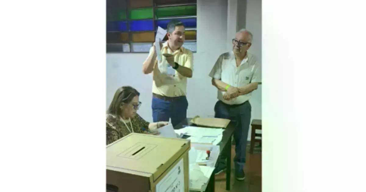 Asambleas seccionales de la CRE realizadas en centros educativos y coliseos.