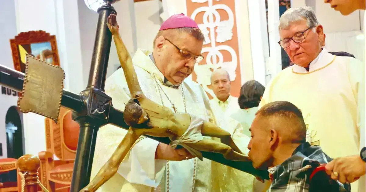 Celebración de la Última Cena en la catedral de Santa Cruz.