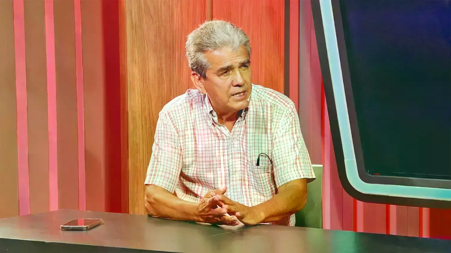 Milton Melgar durante la entrevista en el grupo multimedia EL DEBER.