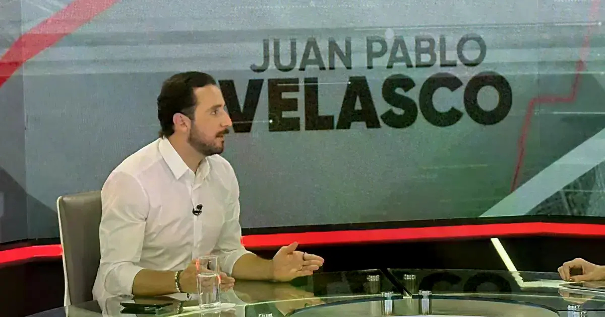 Juan Pablo Velasco durante una entrevista en UNITEL.