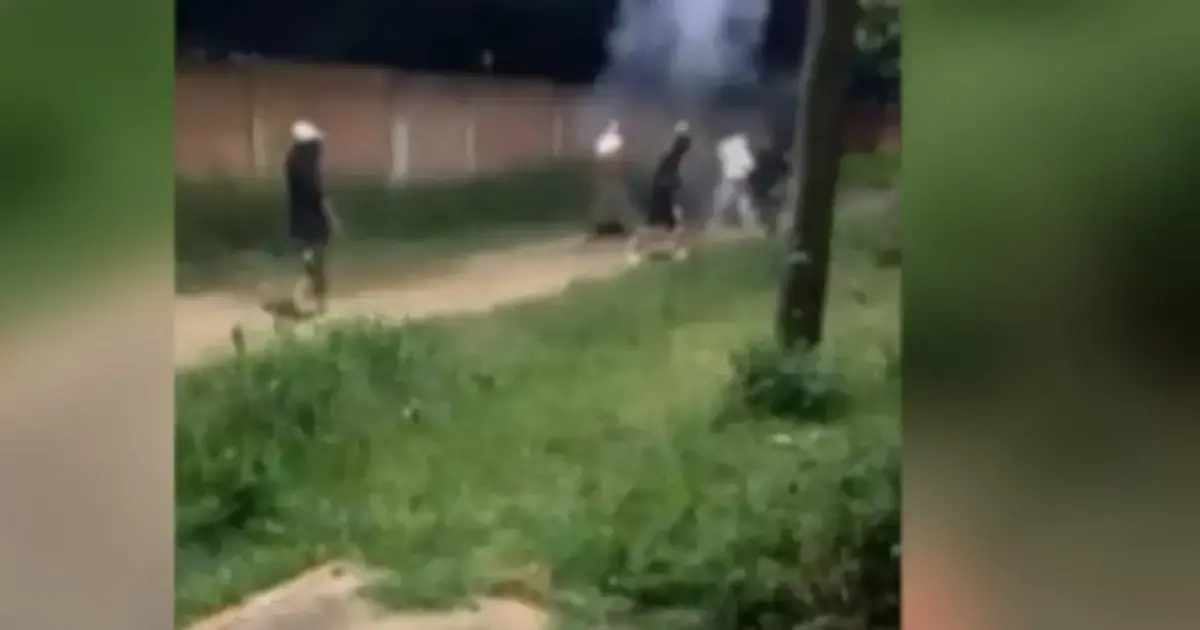 Operativo policial durante el enfrentamiento con supuestos avasalladores.