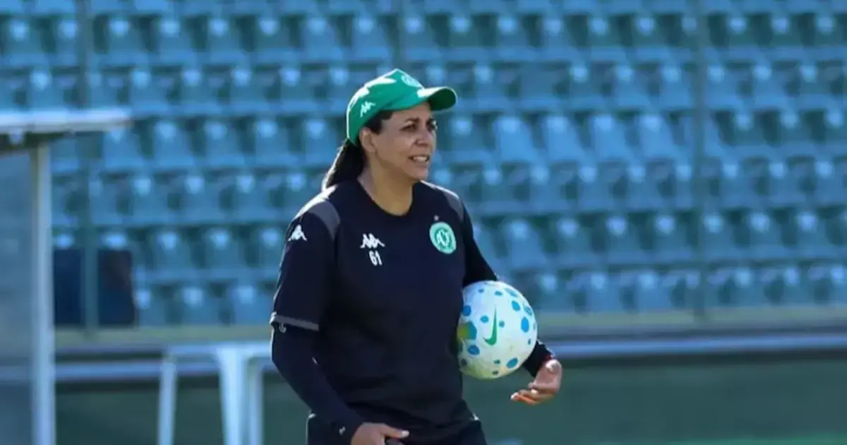 La DT Nívia de Lima durante una práctica con el Chapecoense.