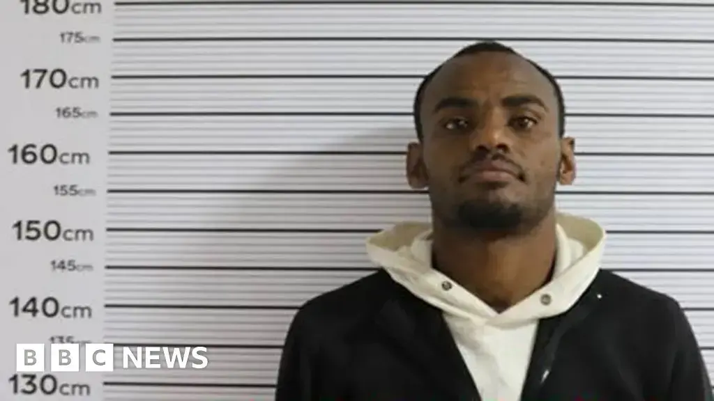 Fotos de los diez sospechosos tras su arresto en Shire, Etiopía.