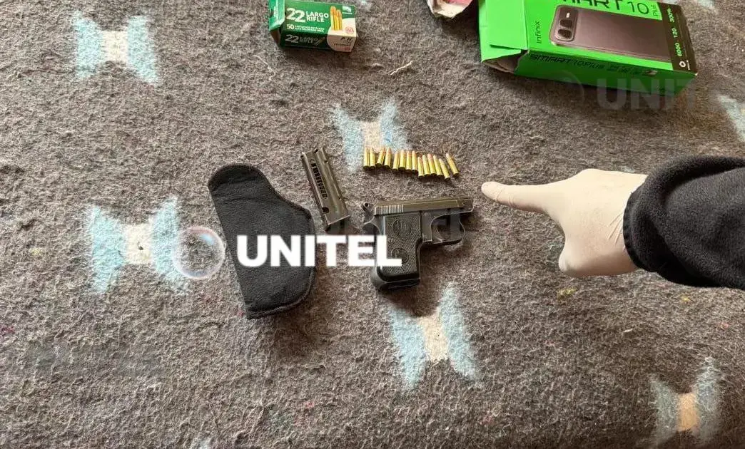 Una arma de fuego decomisada a un extranjero que disparó a otra persona.