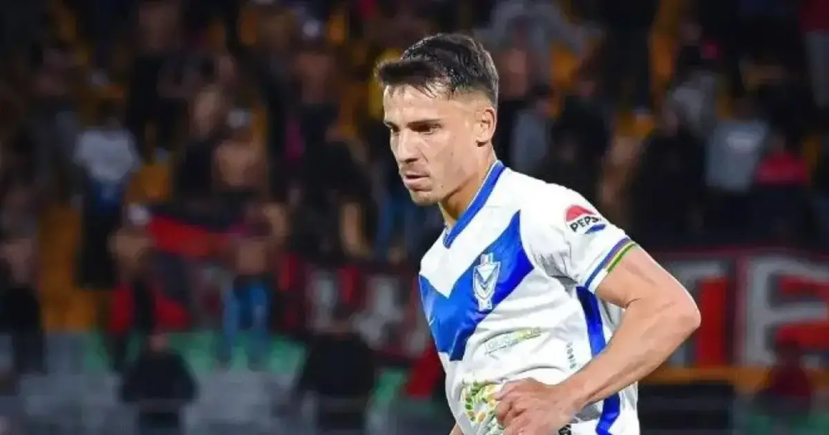 El futbolista uruguayo con la camiseta de GV San José.