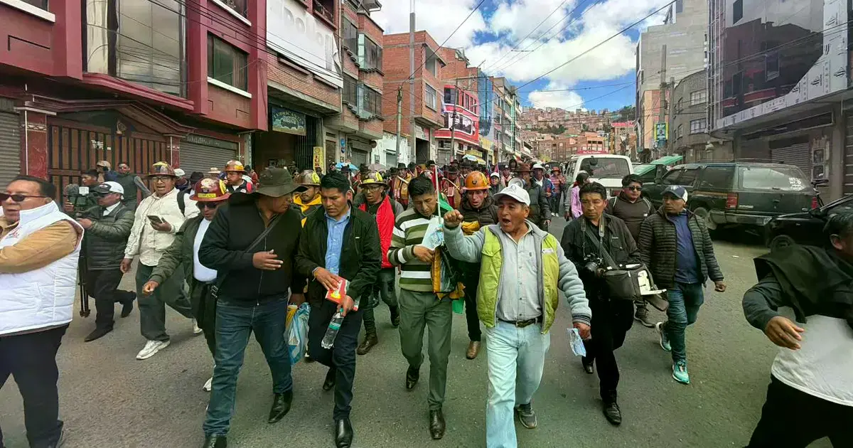 Marcha de los seguidores de René Yahuasi