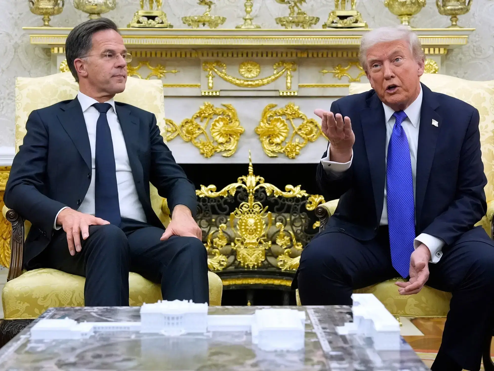 El presidente Donald Trump se reúne con el secretario general de la OTAN, Mark Rutte, en el Despacho Oval.