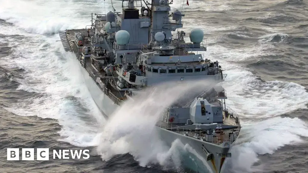Fragata HMS St Albans desplegada para rastrear un submarino ruso.