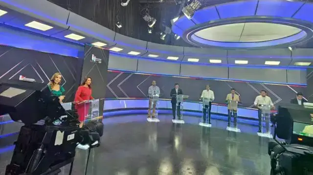 Uno de los anteriores debates organizados por el TSE.