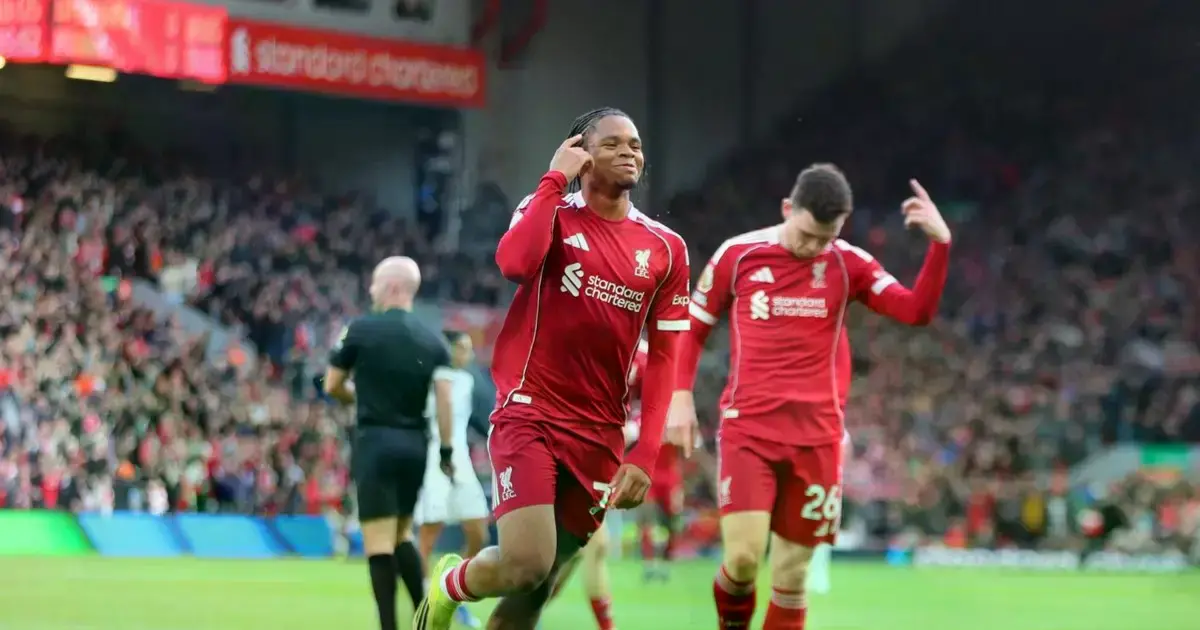 Ngumoha, el joven de 17 años, fue la gran figura en la victoria 2-0 ante Fulham.