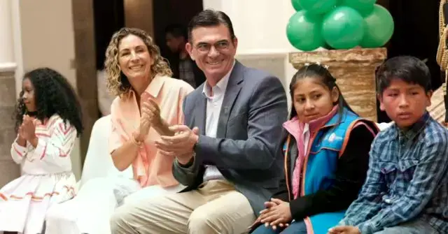 Acto especial por el Día de la Niña y del Niño en el Palacio de Gobierno.