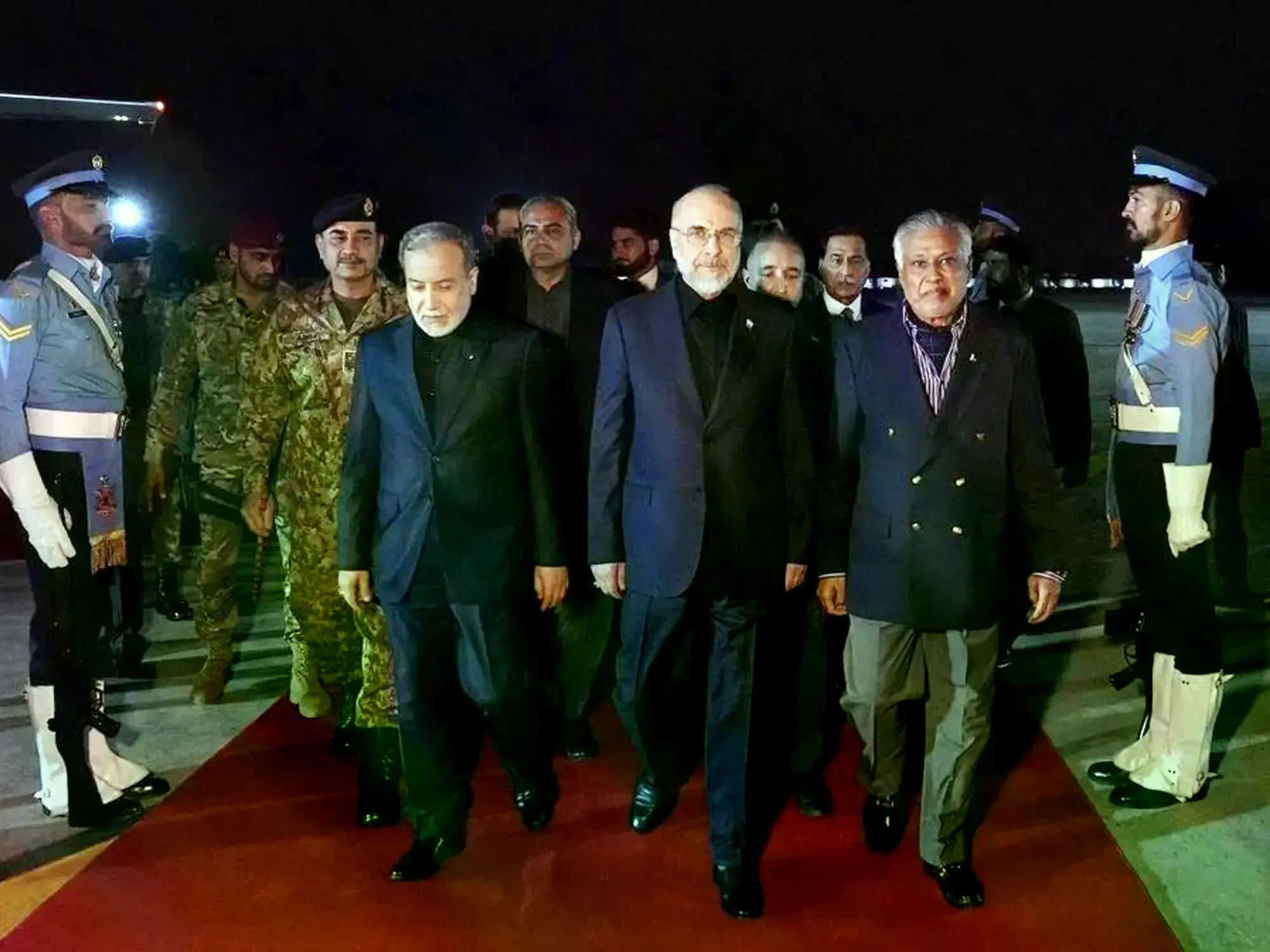 Delegación iraní llega para conversaciones con Estados Unidos en Islamabad, Pakistán.