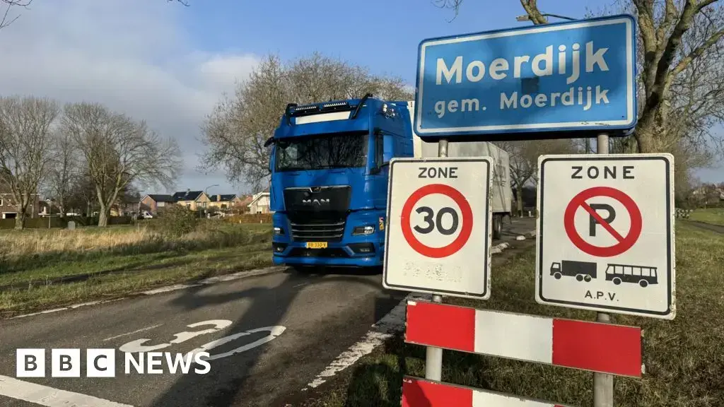 Vista del pueblo de Moerdijk, situado junto a un estuario.