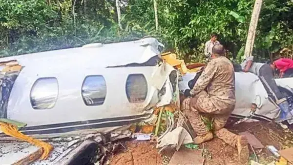 Los restos de la avioneta siniestrada en la zona del trópico de Cochabamba.