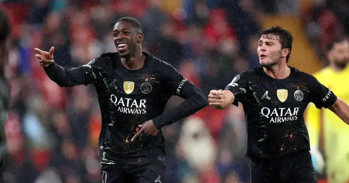 Dembelé celebra con Joao Neves tras marcar ante Liverpool.