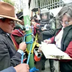 Justicia ordena paralizar la proclamación de Luis Revilla como gobernador