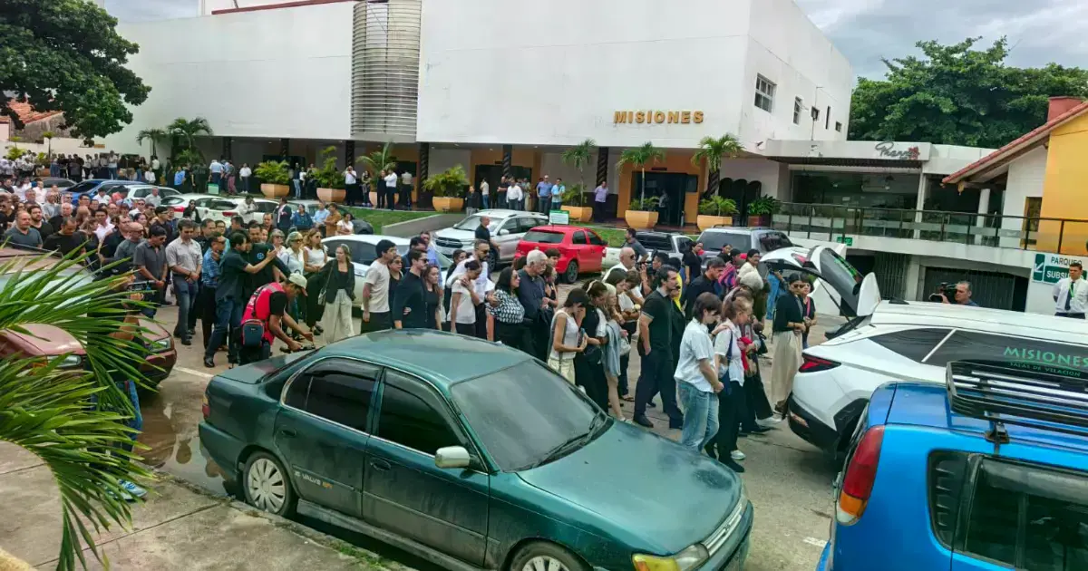 Ceremonia de despedida de los pilotos fallecidos.