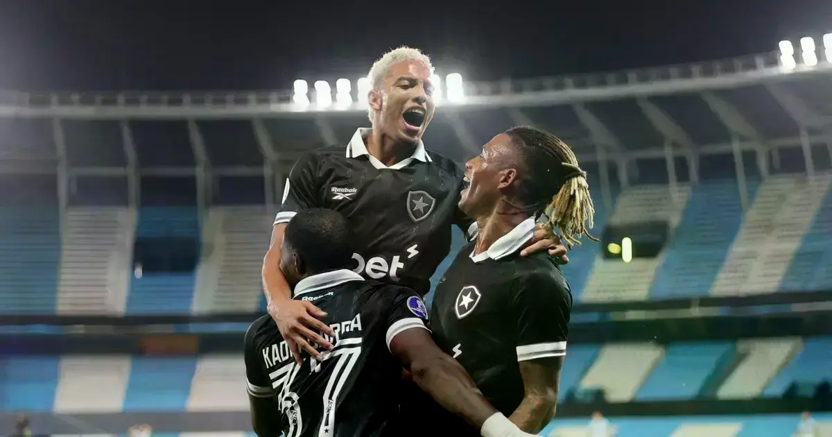 Festejo de gol de Botafogo en Avellaneda.