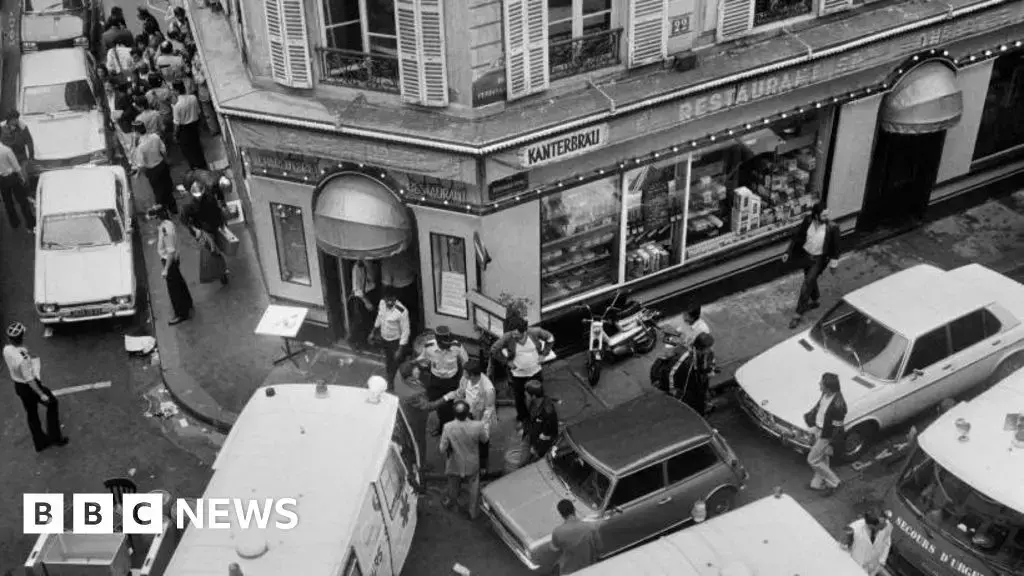 Fachada del restaurante Jo Goldenberg en la Rue des Rosiers de París.