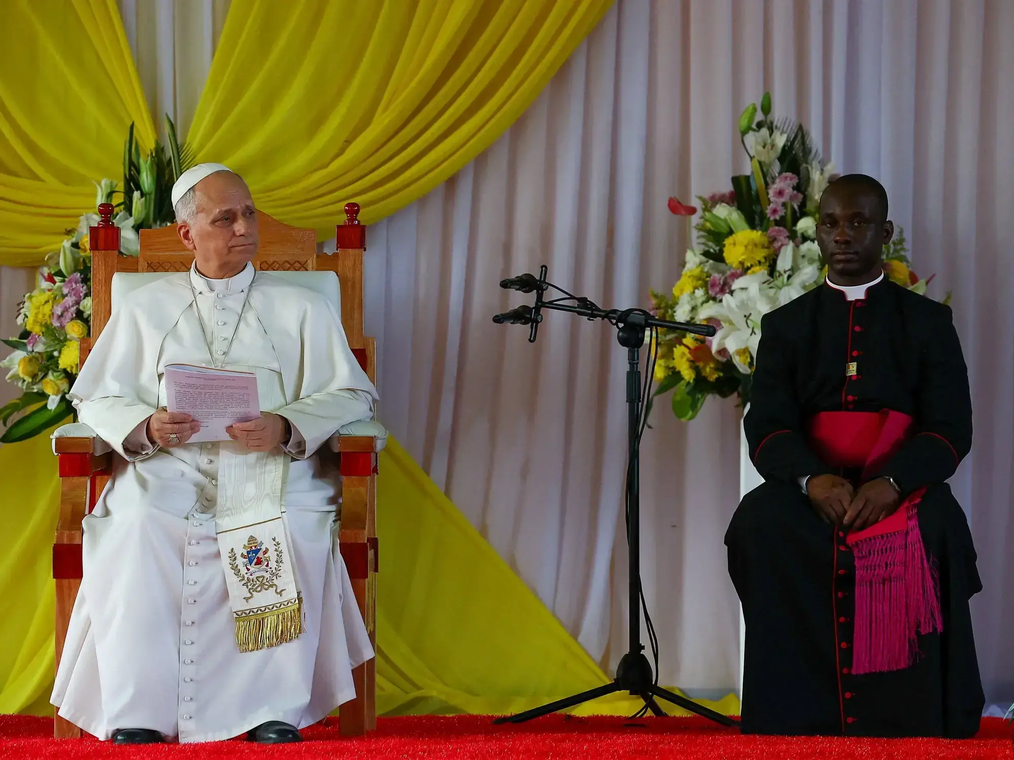 El Papa León XIV durante su encuentro en la Universidad Católica de África Central.