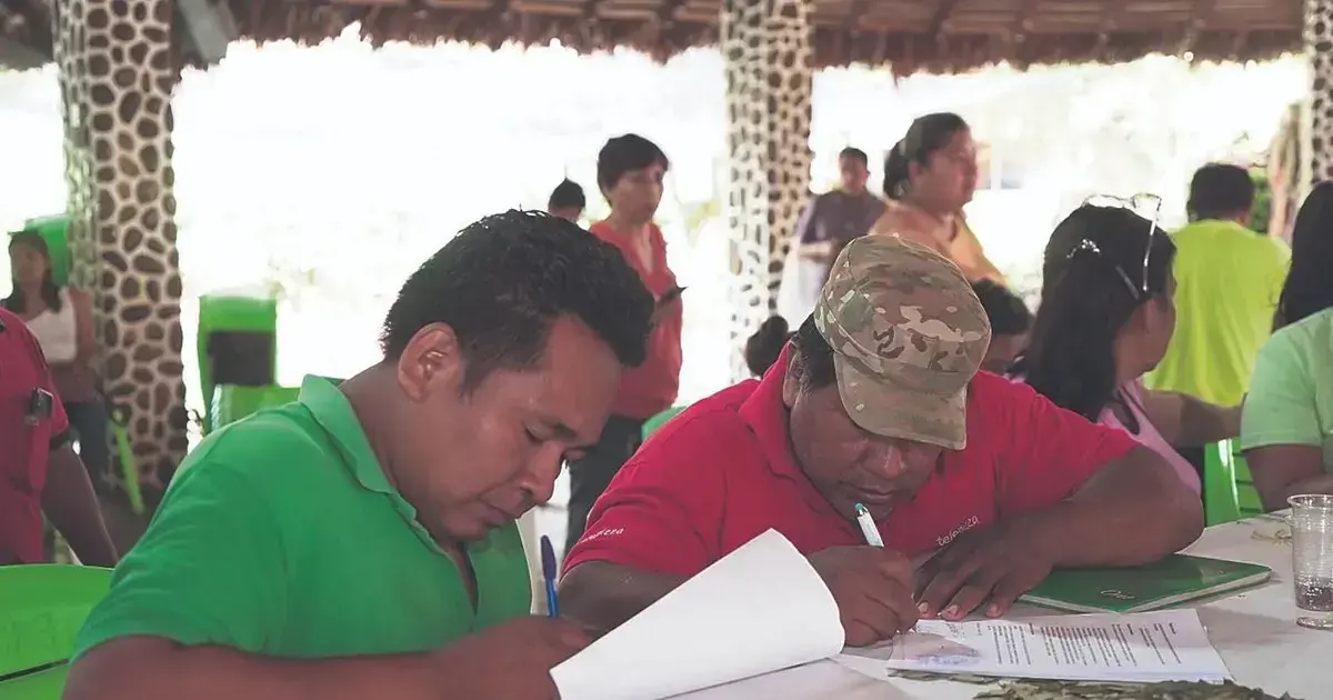 Gobierno y campesinos de Beni firman acuerdo sobre la Ley 1720.