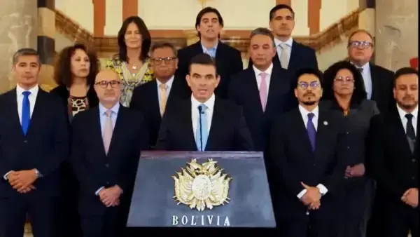 El presidente Rodrigo Paz y su gabinete de ministros.