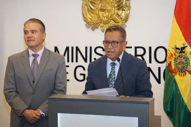 El ministro de Gobierno, Marco Antonio Oviedo, en una conferencia de prensa.