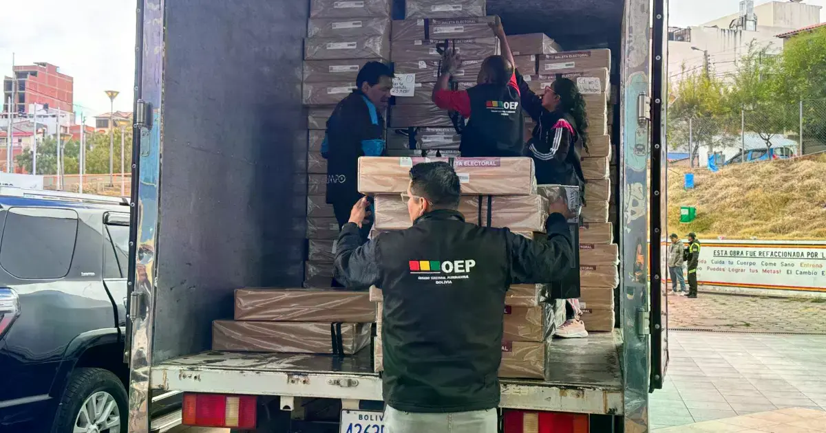 Distribución del material electoral en Chuquisaca.