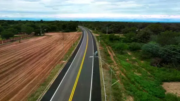 Foto ilustrativa de infraestructura vial o financiera.