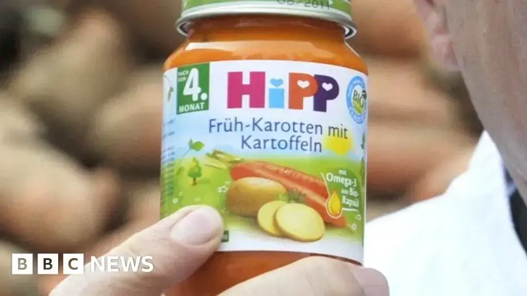 Tarro de comida infantil de zanahoria y patata de la marca HiPP.