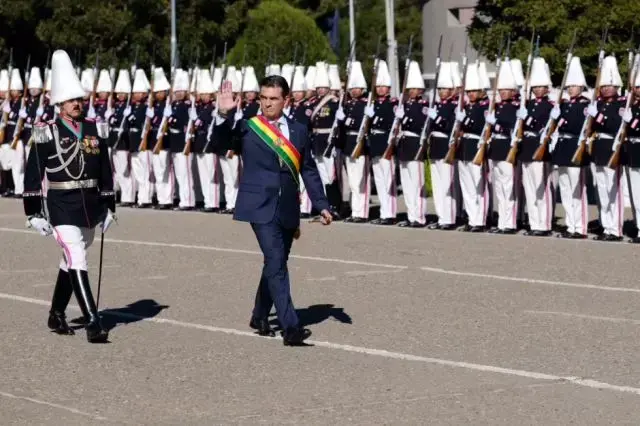El presidente de Bolivia, Rodrigo Paz, en un acto en el Colegio Militar.