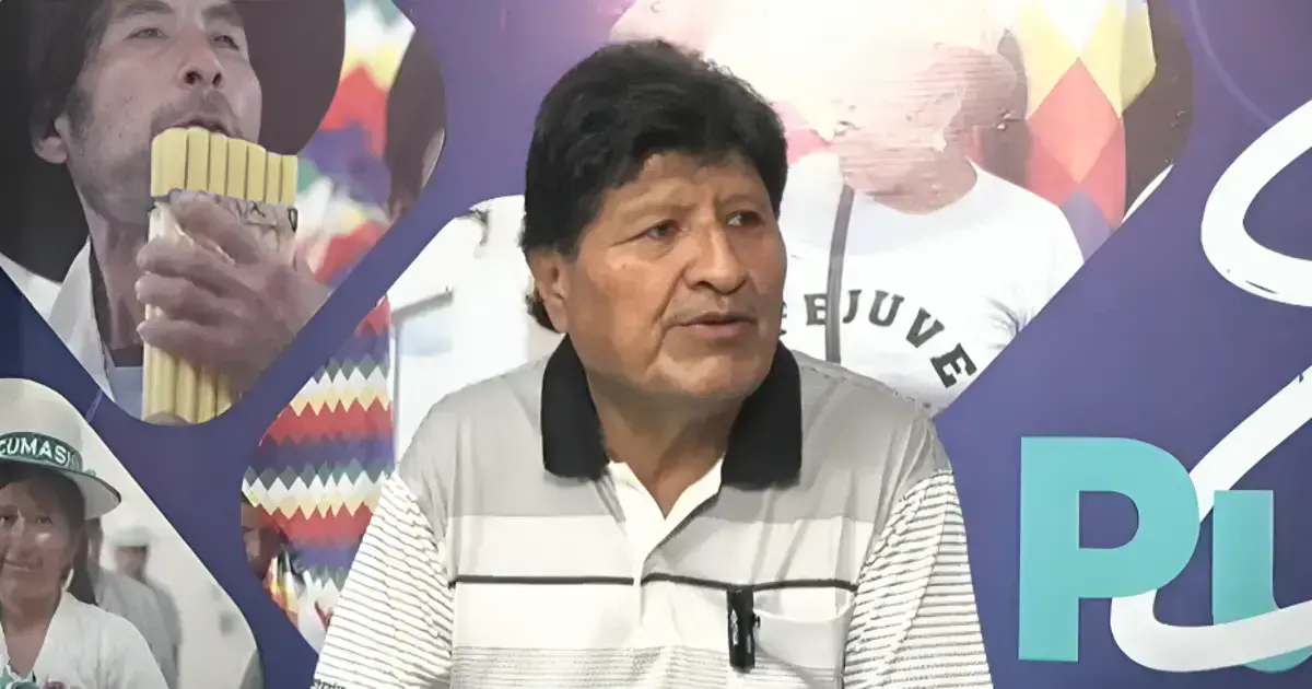Evo Morales durante su programa radial en el trópico de Cochabamba.