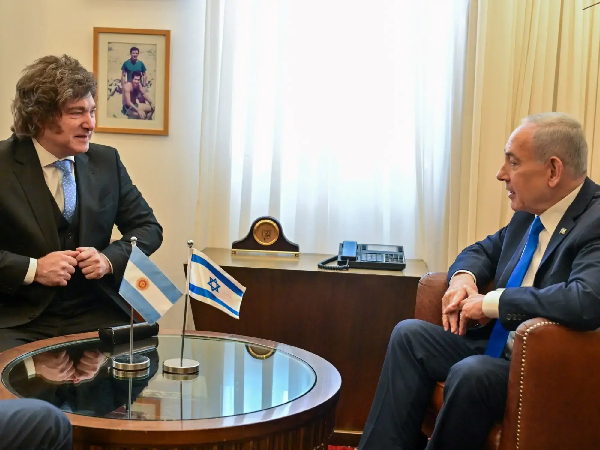 Javier Milei y Benjamín Netanyahu durante el anuncio en Israel.