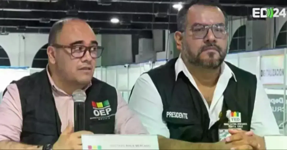 El presidente del TSE, Gustavo Ávila, acompaña la labor del Tribunal Electoral Departamental de Santa Cruz.
