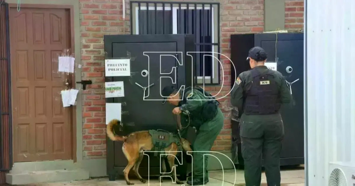 Dos de las cajas fuertes incautadas fueron desprecintadas y no se halló nada.