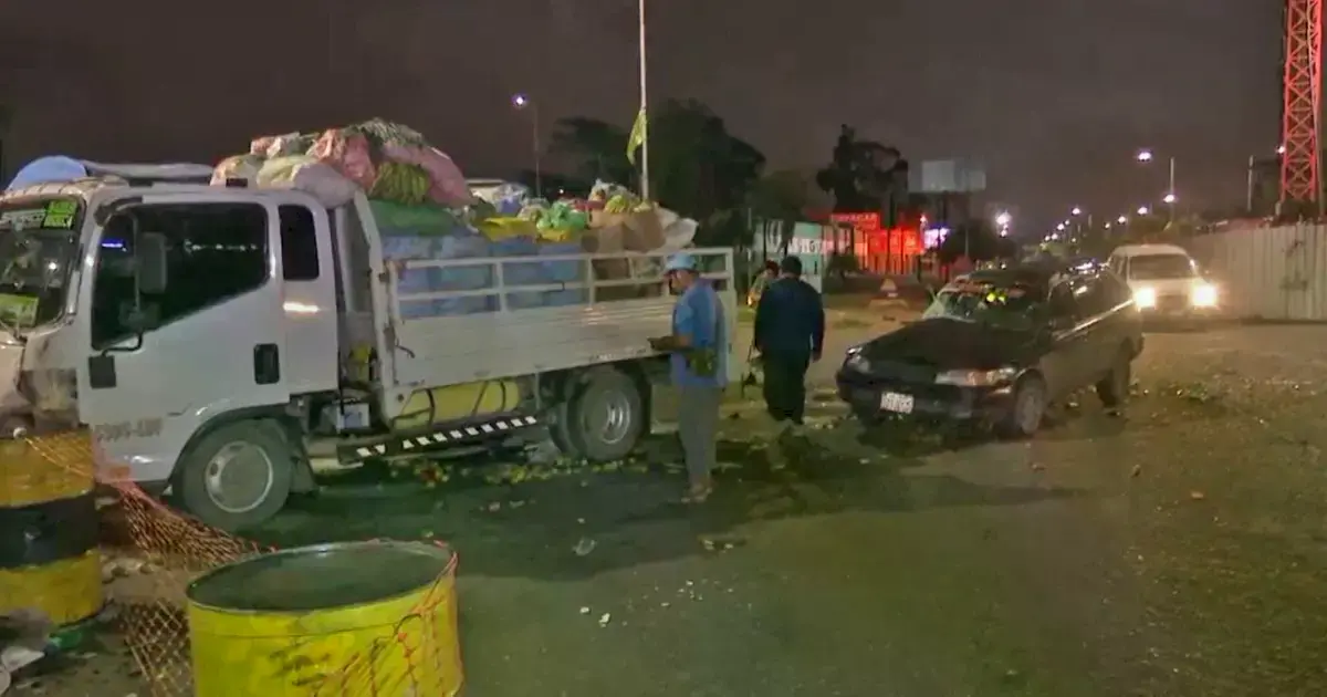 Vehículos con daños materiales tras el choque