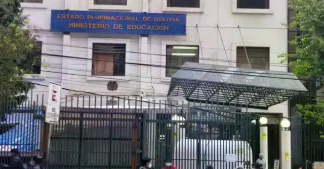 Bolivia suspende polémico instructivo del Bachillerato Técnico Humanístico tras protestas