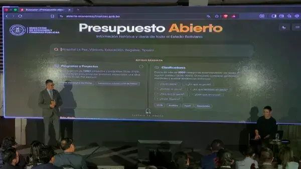 El ministro de Economía, José Gabriel Espinoza, durante su anuncio.