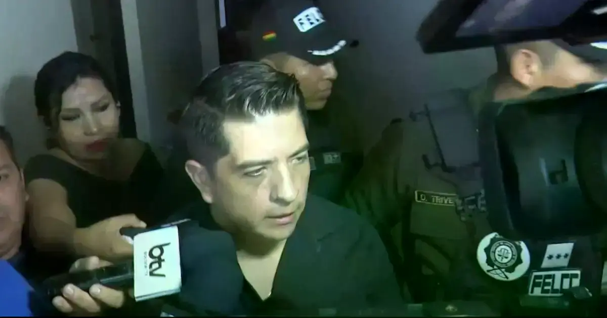 Capitán Rodríguez antes de ingresar a su audiencia de medidas cautelares.