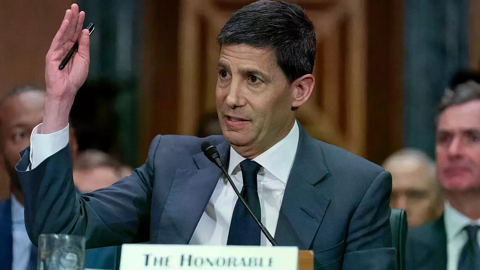 Kevin Warsh declara ante el Senado de Estados Unidos durante la audiencia sobre su nombramiento